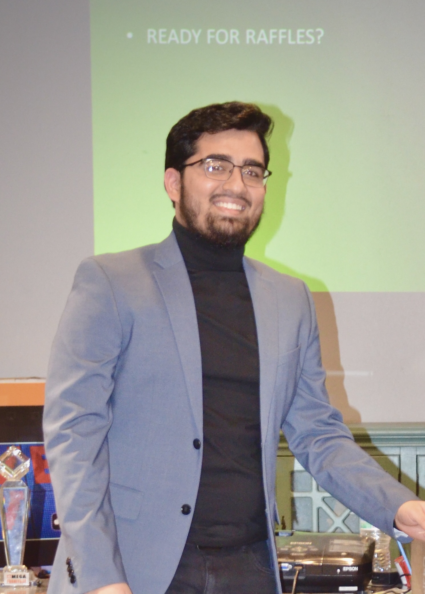 Muathaf's Professional Profile Photo